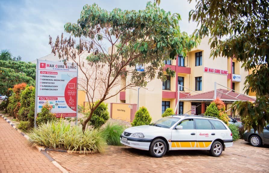 Max Cure Clinic exterior